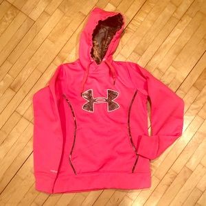 Like New Underarmour women’s hot pink camo hoodie